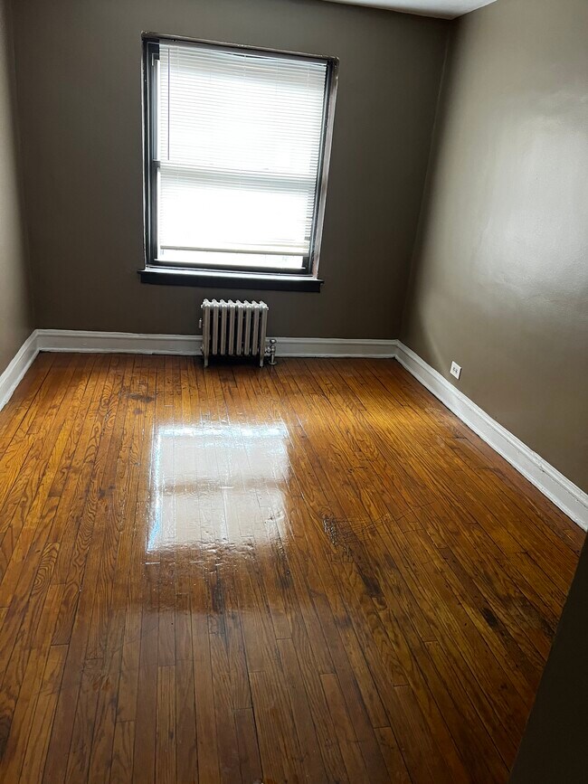 Foto del edificio - 8039 S Ellis Ave