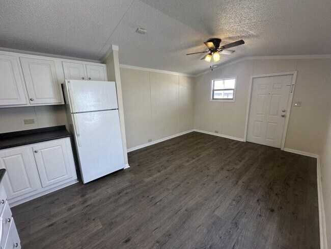 Building Photo - 2440 TX-16