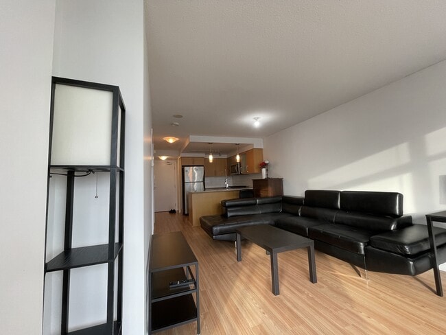 Photo du bâtiment - 8068 Westminster Hwy