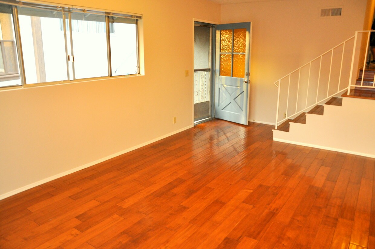 3239 Fairesta St Unit 3, Glendale, CA 91214 Apartments in Glendale