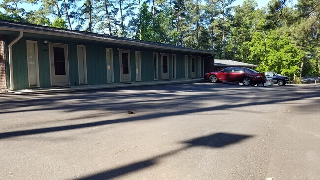 Building Photo - 156 Pine Cliff Dr