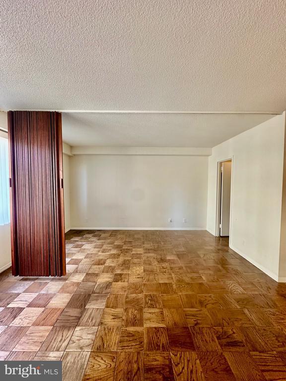 Foto del edificio - 5500 Friendship Blvd