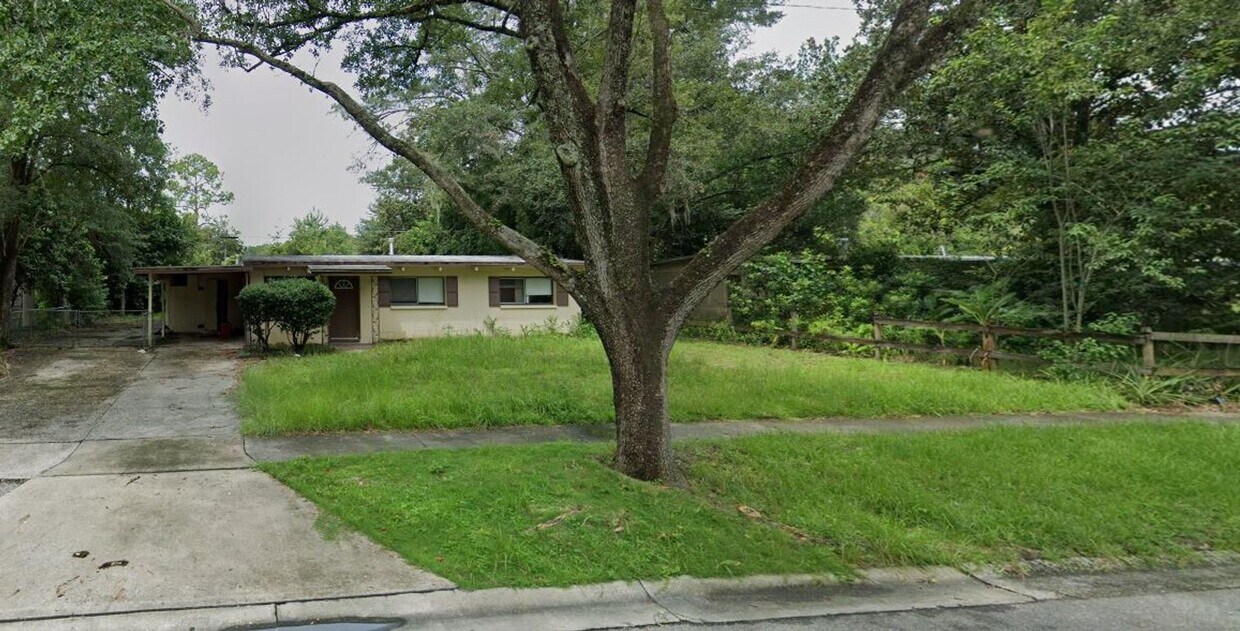 Primary Photo - Remodeled Home In Highland Court