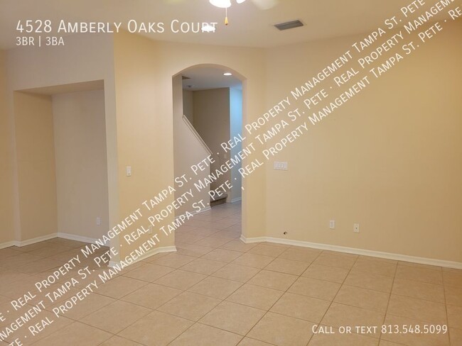 Foto del edificio - ***CARROLLWOOD TOWNHOUSE AVAILABLE APRIL 1***