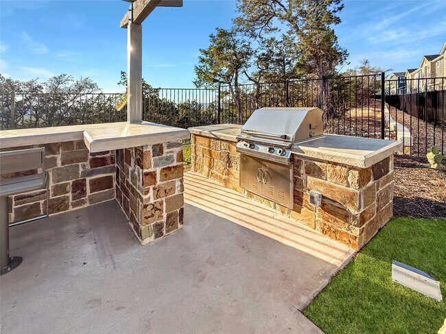 Building Photo - 5613 Mobeetie Lp