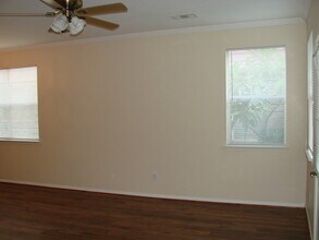 Building Photo - 2910 Blue Dawn Dr