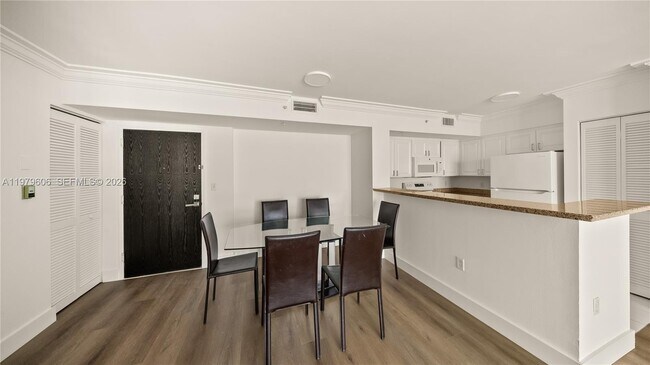 Building Photo - 90 Alton Rd