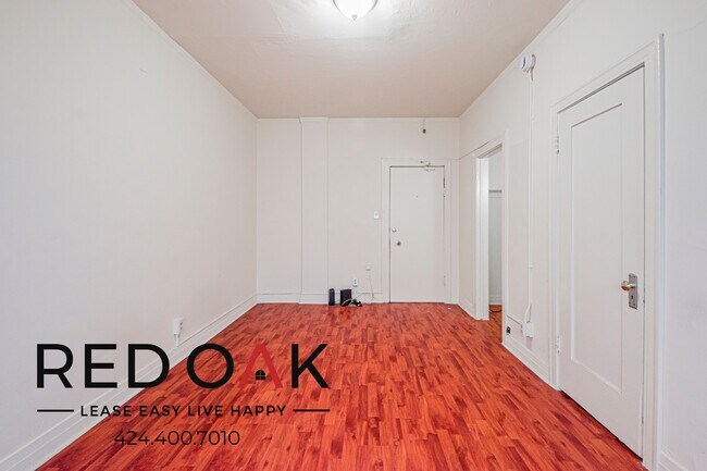 Foto del edificio - 246 S Kenmore Ave