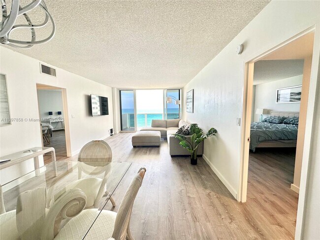 Foto del edificio - 3725 S Ocean Dr