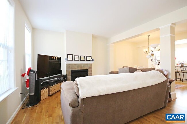 Foto del edificio - 1039 Carrington Pl