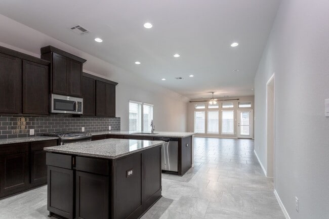 Foto del edificio - Comfort Meets Style – 3BR/2BA Home in Manor!