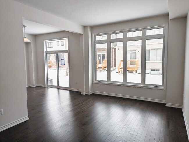 Building Photo - 39 Gemini Dr