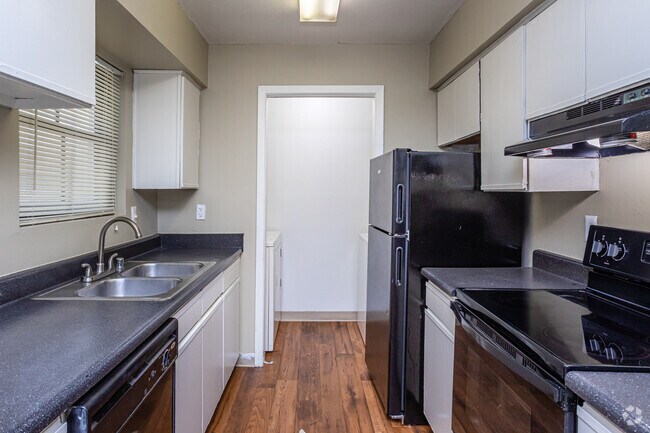 1HAB, 1BA - 645 ft² - Summit Midtown