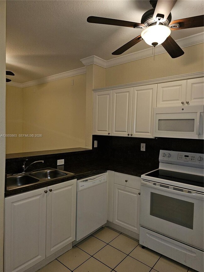 Foto del edificio - 1543 SE 25th St