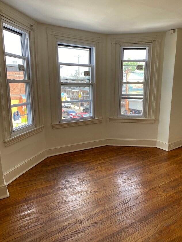 Living room - 3402 F St