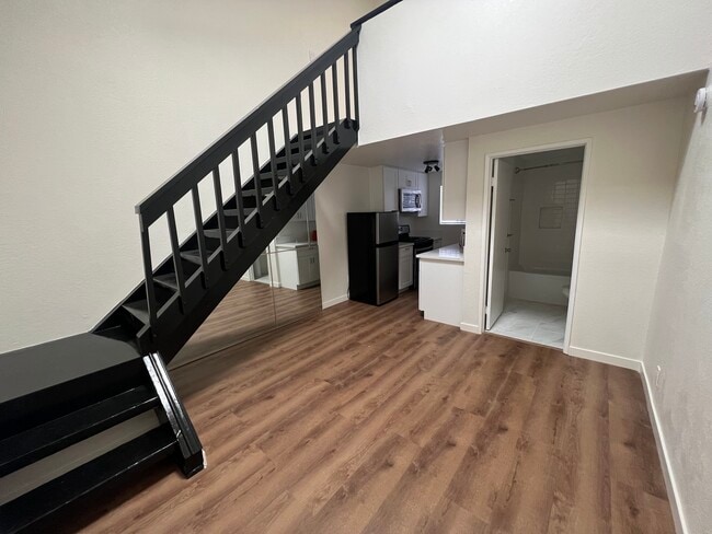 Building Photo - 12621 Matteson Ave