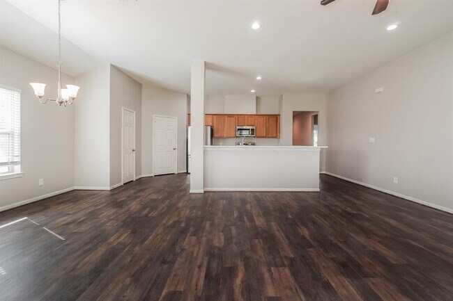 Foto del edificio - 1204 Chateau Woods Pkwy Dr