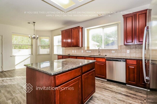 Building Photo - 2227 Lazy Trail Path Ct