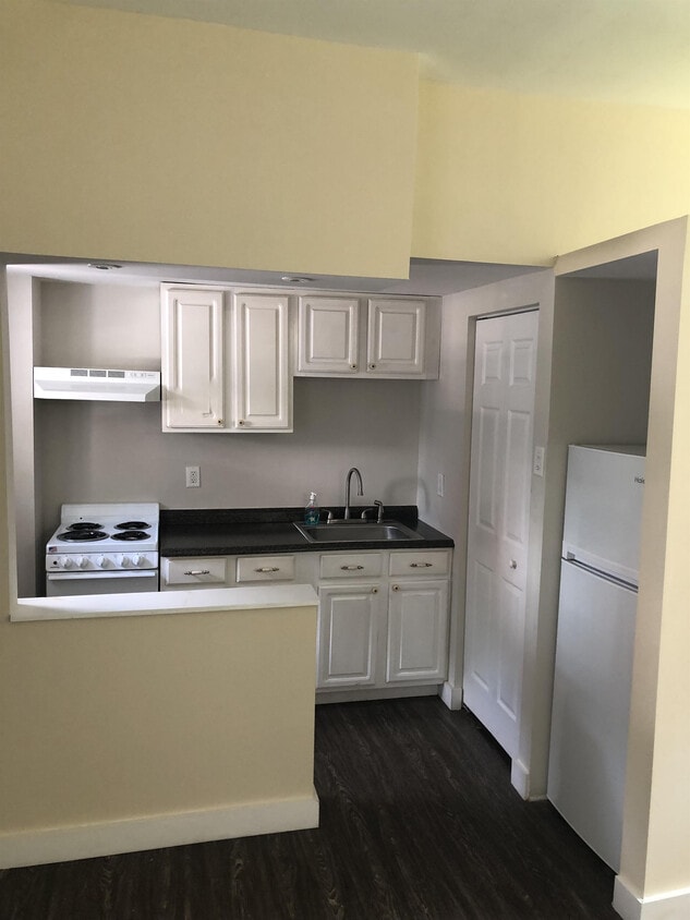 2115 Susquehanna St Unit 1, Harrisburg, PA 17110 Room for Rent in
