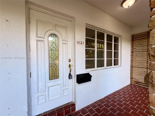 Foto del edificio - 11121 NE 9th Ct