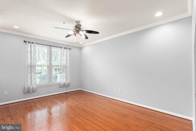 Building Photo - 2900 Lomond Pl