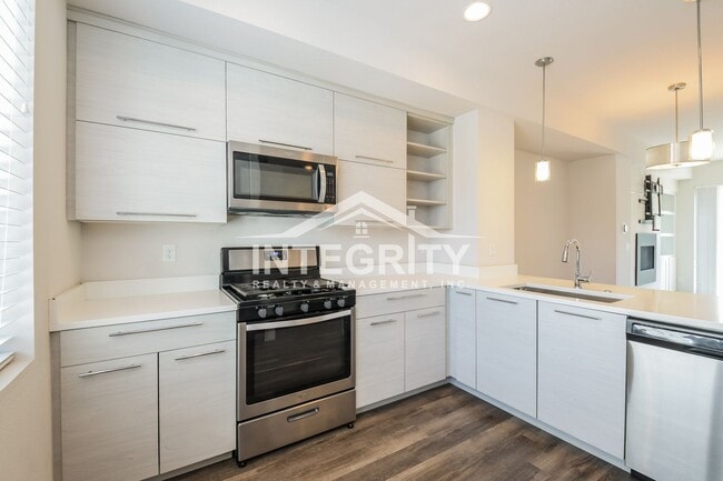 Building Photo - 5557 W 10th Ave