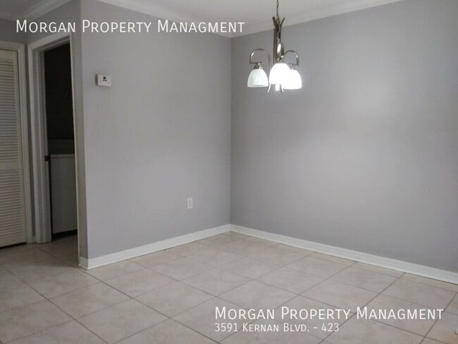 Foto del edificio - 3591 Kernan Blvd S