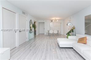 Building Photo - 100 Bayview Dr
