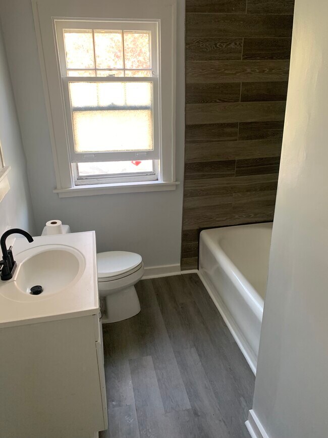 Bathroom - 3518 Bedford St