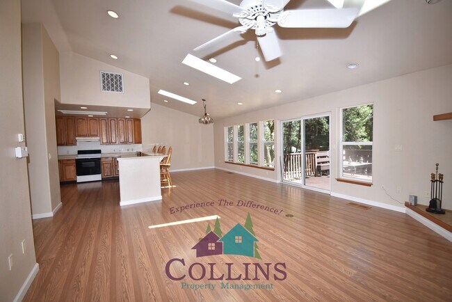 Building Photo - 12437 Silk Tassle Cir