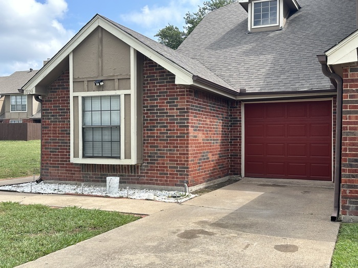 Primary Photo - Wyngate Townhomes 3924W