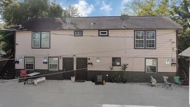 Building Photo - 605 E Hunnicutt St