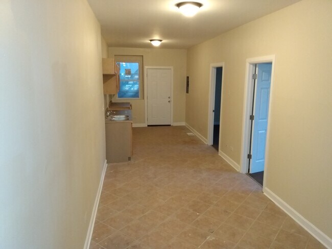 Building Photo - 16 W 113th Pl