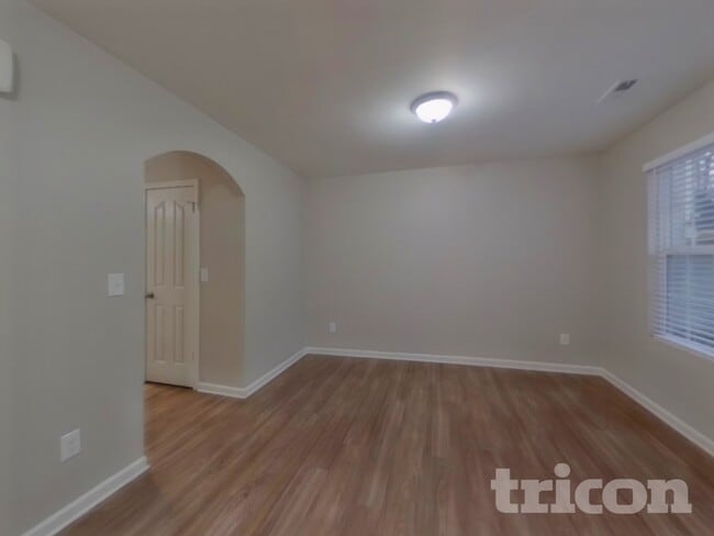 Building Photo - 4729 Brewer Dr