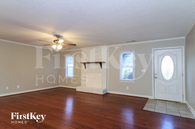 Foto del edificio - 2328 Pebble Creek Rd