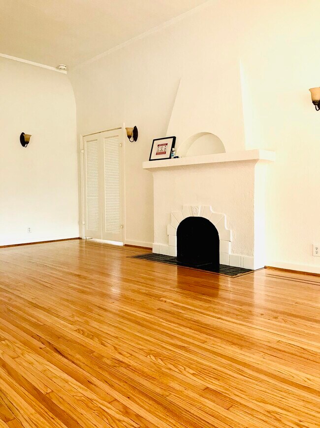 Foto del edificio - 2779 Lakewood Ave N