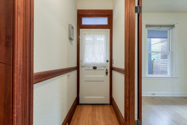 Foto del edificio - Two Bedroom Noe Valley Cottage - Please Co...