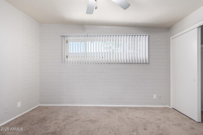 Bedroom - 373 N Evergreen St