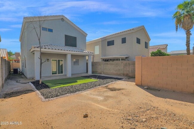 Building Photo - 1750 W Union Hills Dr
