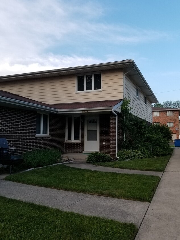 Primary Photo - 10429 Austin Ave