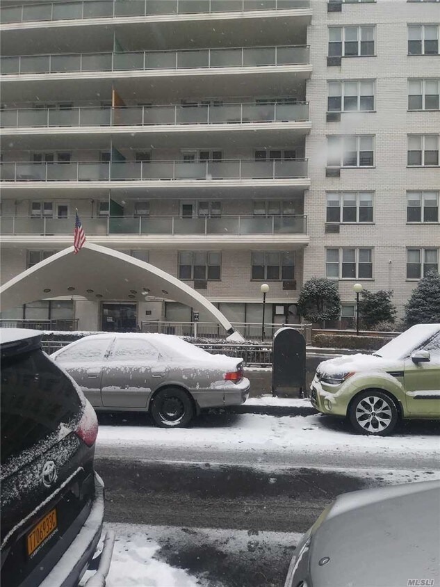 Foto principal - 370 Ocean Pkwy