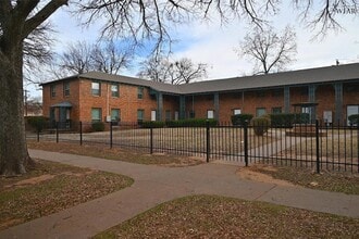 Building Photo - 1801 Rose St