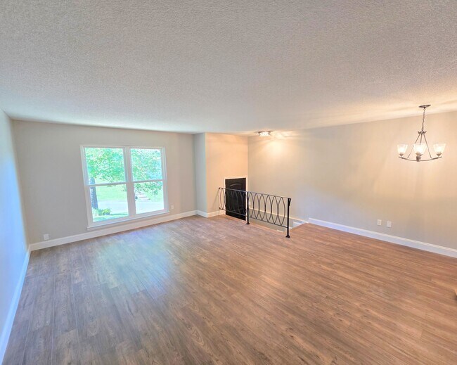 Sala de estar - 3406 Gail Dr