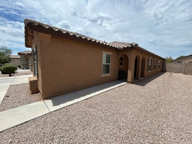 Foto del edificio - 260 N Norman Way
