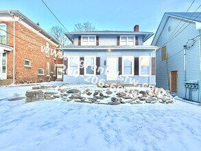 Building Photo - 209 S West St