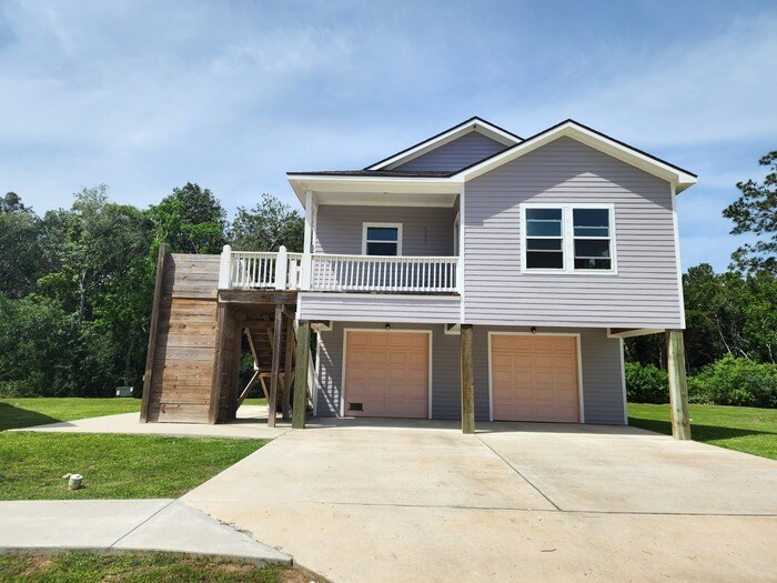 Primary Photo - 3/2/2-on a Cul De Sac-Ready for move in