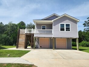 Building Photo - 6103 Lacey Oak Dr