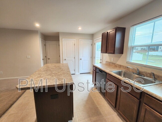 Building Photo - 236 Lily Park Way