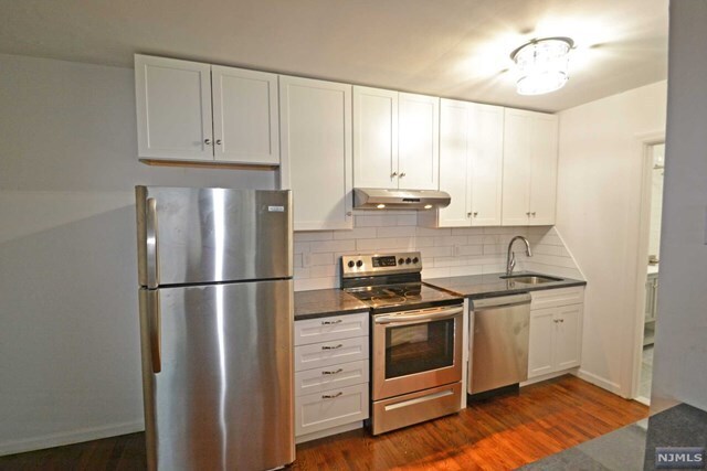 Building Photo - 377 S Park St