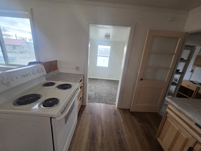 Building Photo - 6932 Shelter Dr